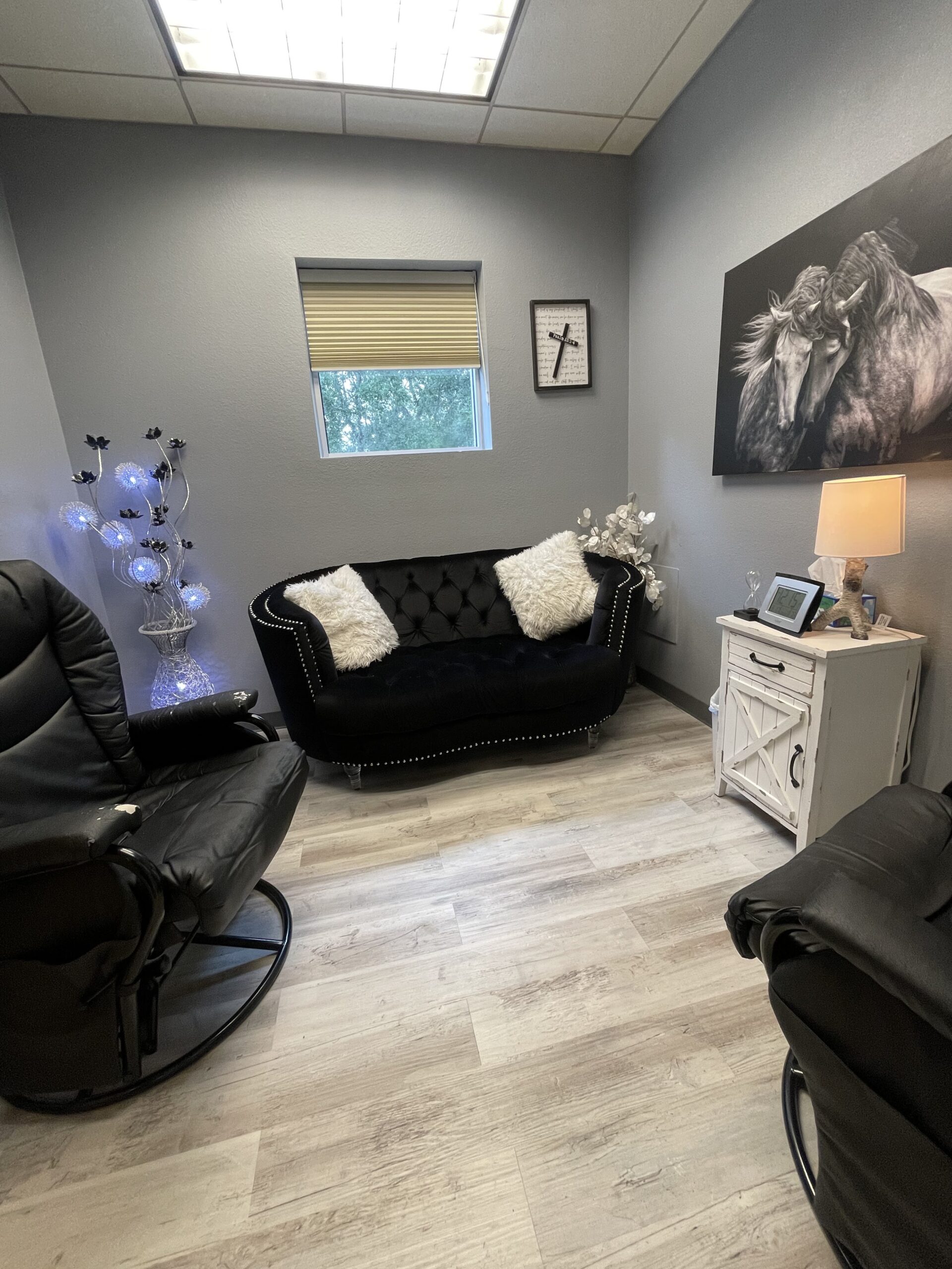 Clermont Room 5 Vertical View